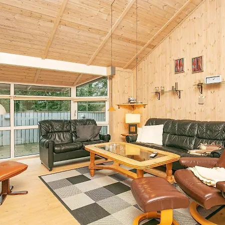 Three-bedroom Holiday In 3 هالس
