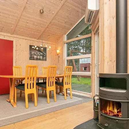 Three-bedroom Holiday In 3